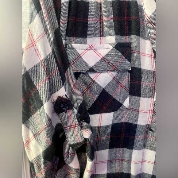 Torrid Harper flannel top. Torrid size 1 (14). - Picture 2 of 4